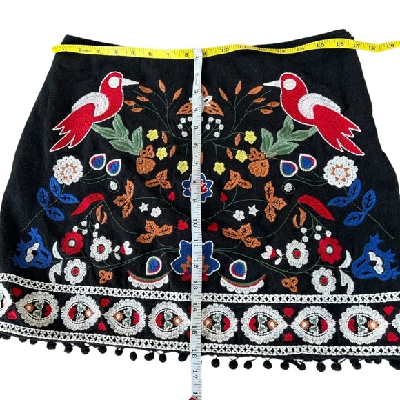 Umgee Embroidered Pom Pom Mini Skirt Boho Chic Large Black GUC - Picture 7 of 9